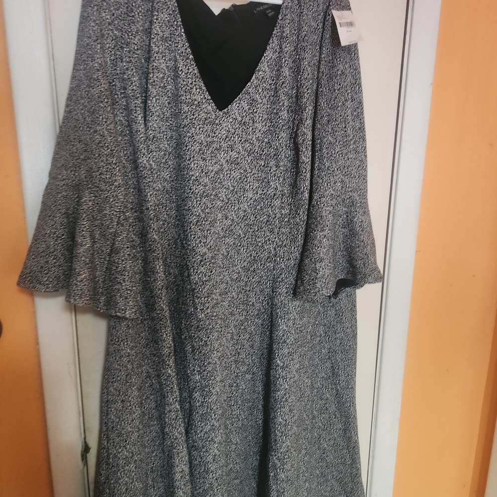 Elegant Black and White Plus Women's Dress Size 26/28 - Picture 5 of 5
